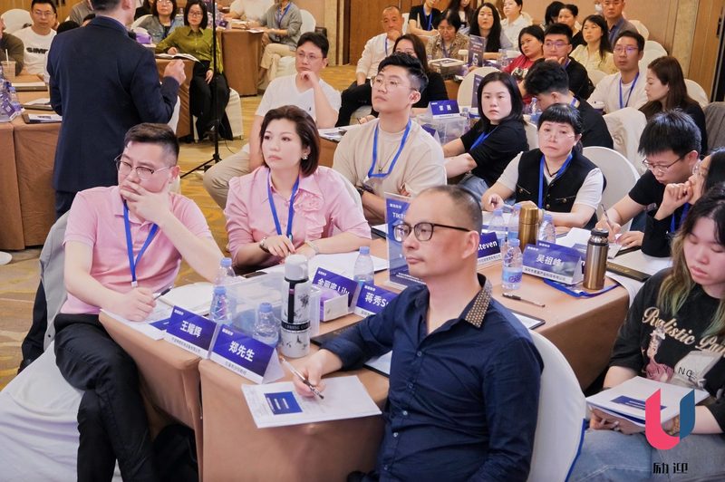 孵化营学员分组实操研讨